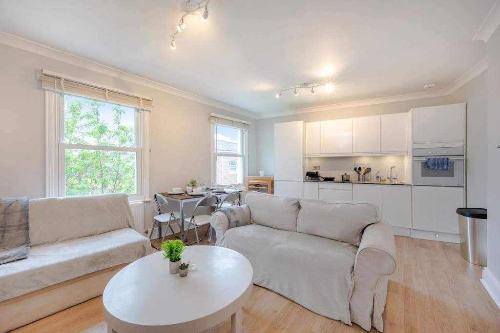 Cosy 2 Bed In Kensington Olympia Apartment London Ngoại thất bức ảnh